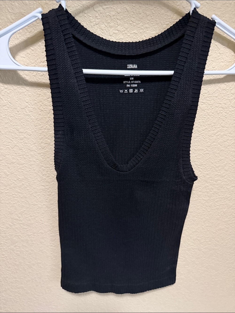 Zenana Outfitters Black Ribbed V-Neck Tank